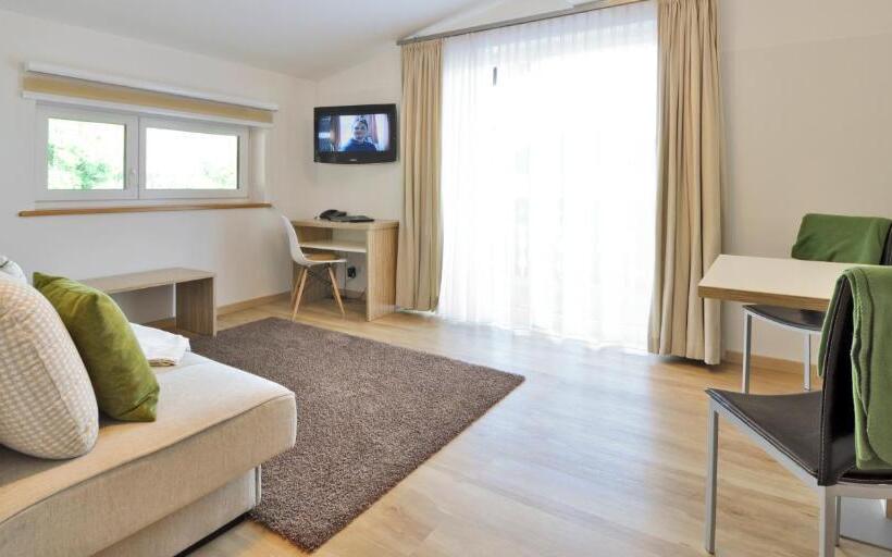 דירה בת חדר שינה 1 עם מרפסת, Garni Wurzer