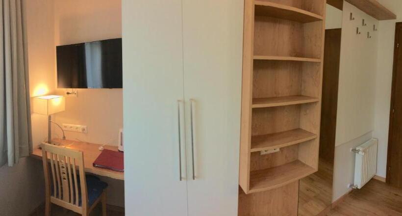 חדר סטנדרט יחיד, Garni Wurzer