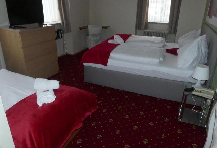 スタンダードトリプルルーム, Kirchenwirt