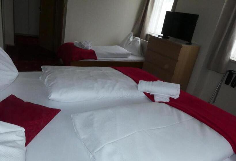 スタンダードトリプルルーム, Kirchenwirt