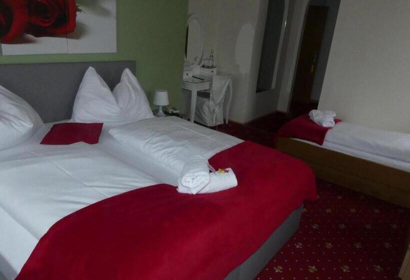 スタンダードトリプルルーム, Kirchenwirt