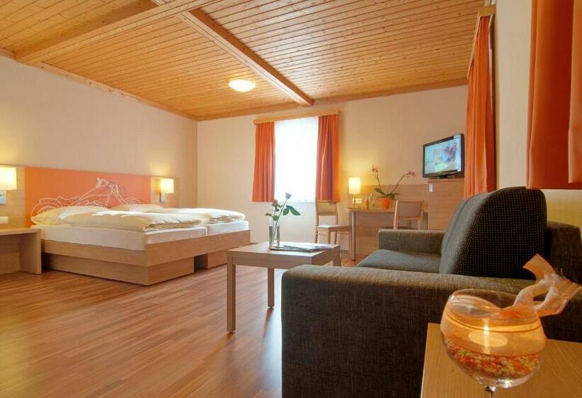 اتاق استاندارد سه نفره, Kuchlerwirt