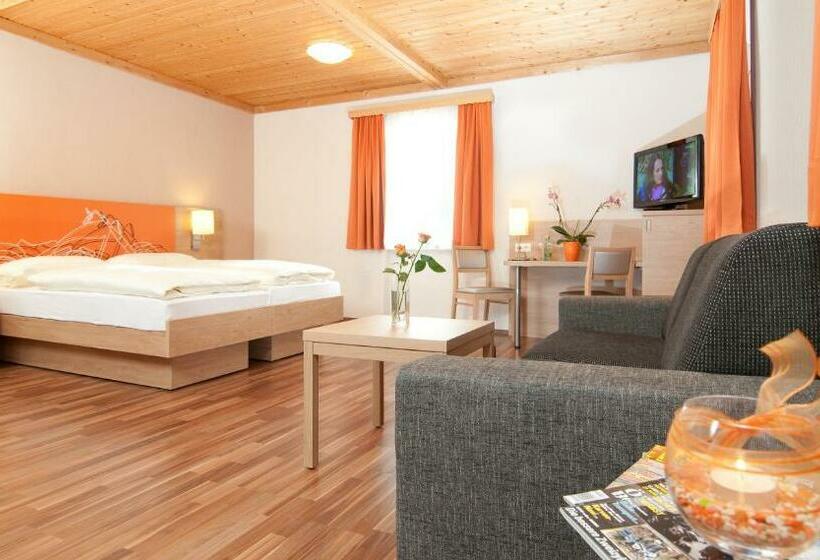 اتاق استاندارد سه نفره, Kuchlerwirt