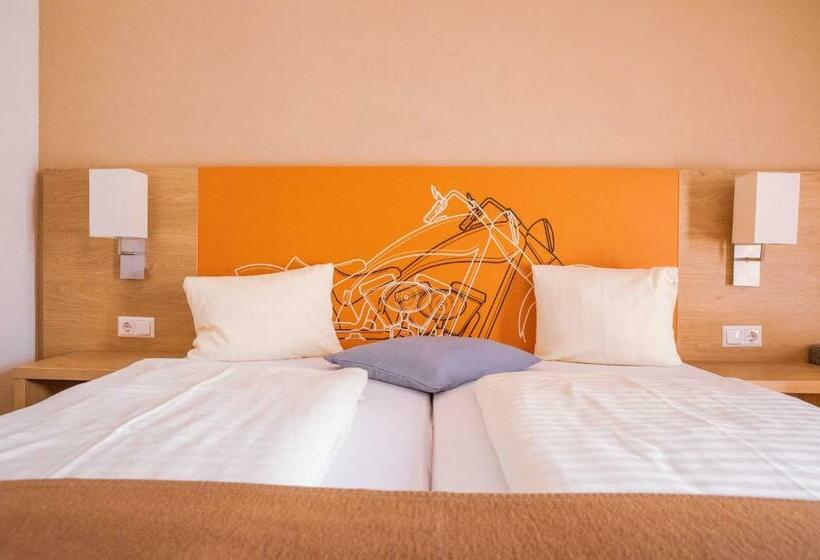 اتاق استاندارد با بالکن, Kuchlerwirt