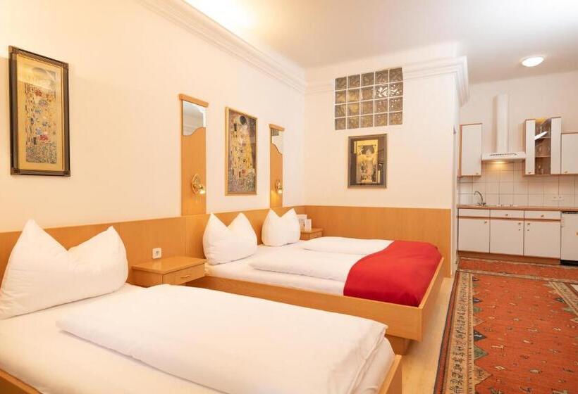 חדר סטנדרט לשלושה, Liebeteggerklagenfurt