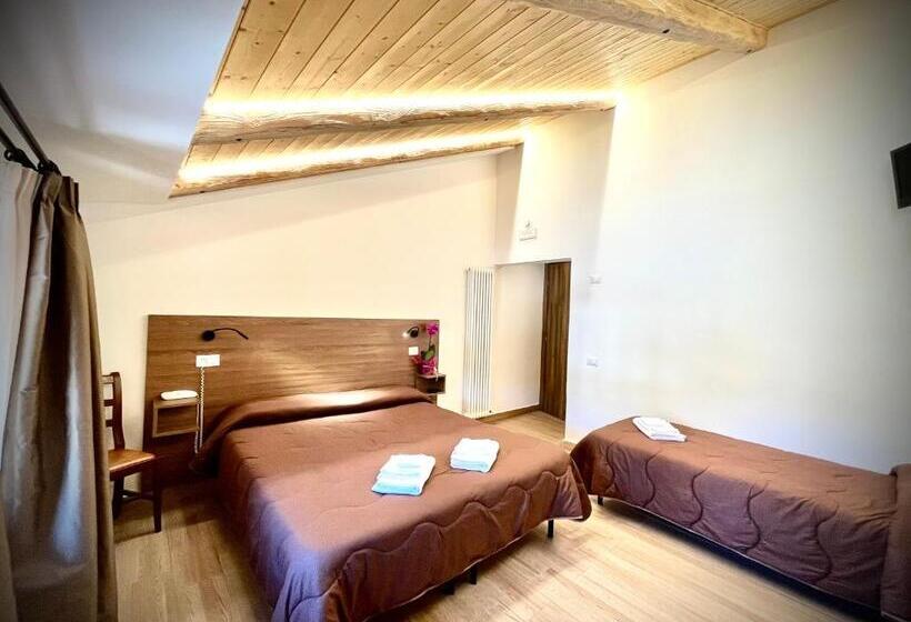 חדר סטנדרט לשלושה, Pinguino