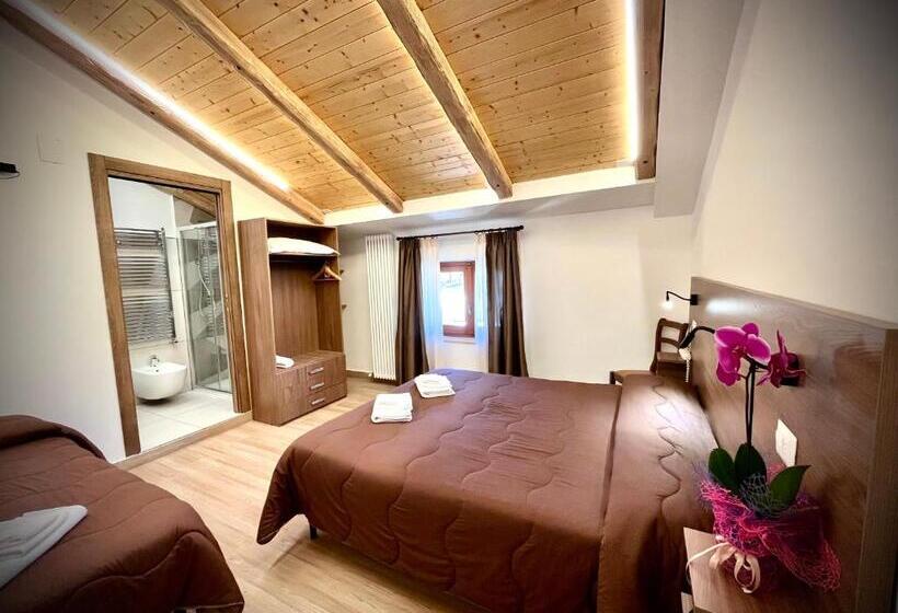 חדר סטנדרט לשלושה, Pinguino