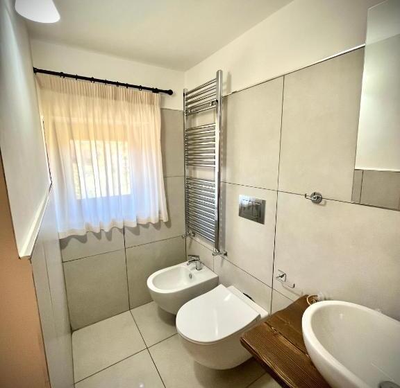 חדר סטנדרט לשלושה, Pinguino