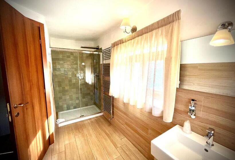 חדר סטנדרט לארבעה, Pinguino