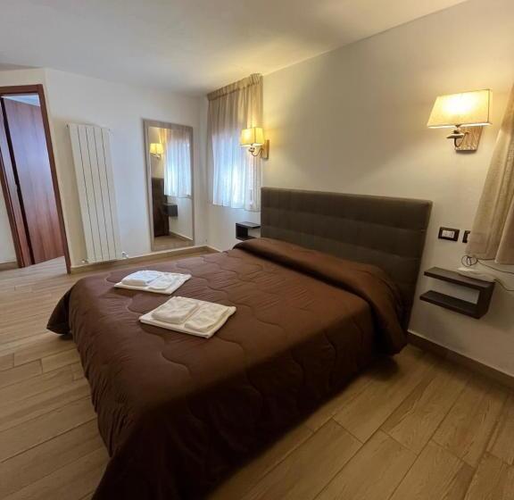 חדר סטנדרט לארבעה, Pinguino