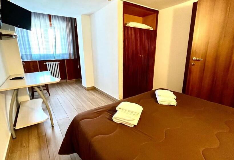 חדר משפחתי חדר אמבטיה משותף, Pinguino