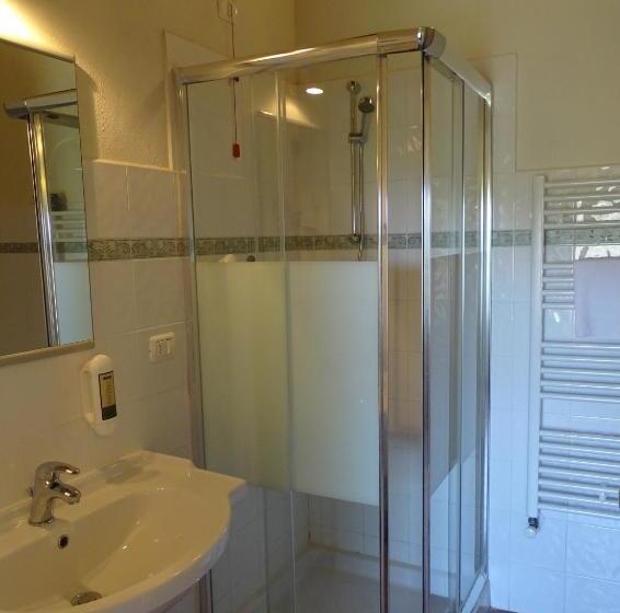 غرفة إقتصادية, Santo Stefano