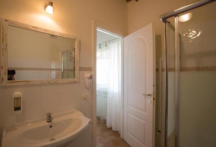 غرفة إقتصادية, Santo Stefano