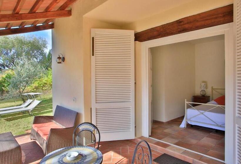 غرفة قياسية, Santo Stefano