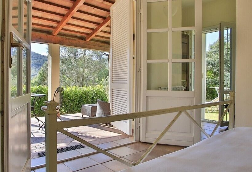 غرفة قياسية, Santo Stefano