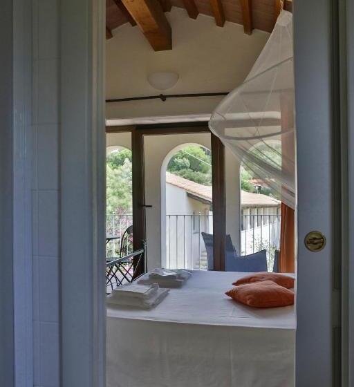 غرفة قياسية مزوَّدة بشُرفة, Santo Stefano