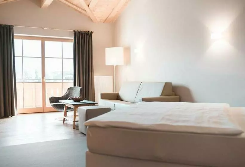 景色の見えるスーペリアルーム, Tiefenbrunn Gardensuites & Breakfast