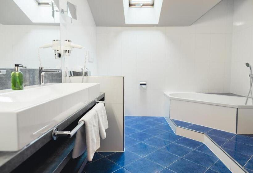 발코니가 있는 2 베드룸 아파트, Tiefenbrunn Gardensuites & Breakfast