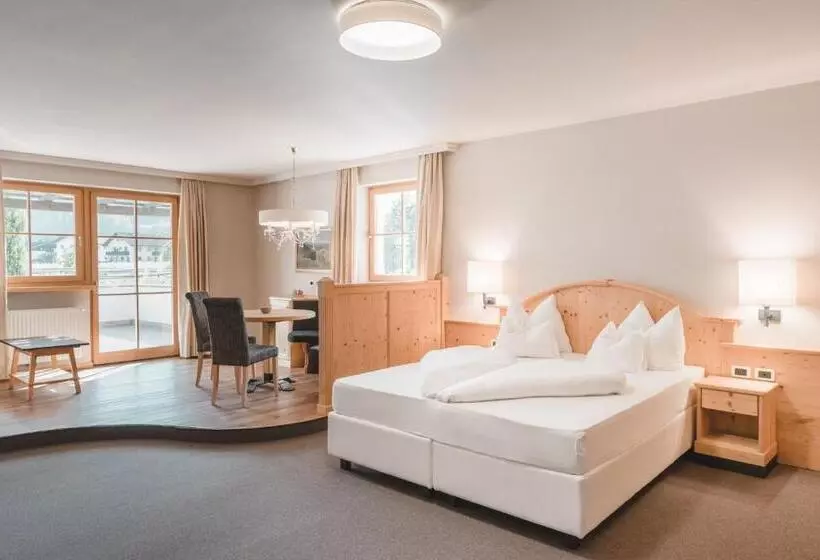 2 Bedroom Suite with Balcony, Tiefenbrunn Gardensuites & Breakfast