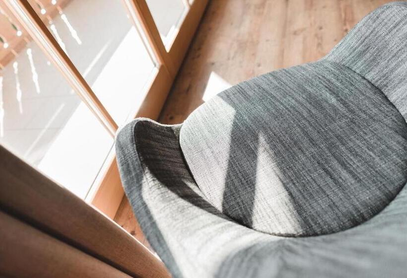 2 Bedroom Suite with Balcony, Tiefenbrunn Gardensuites & Breakfast