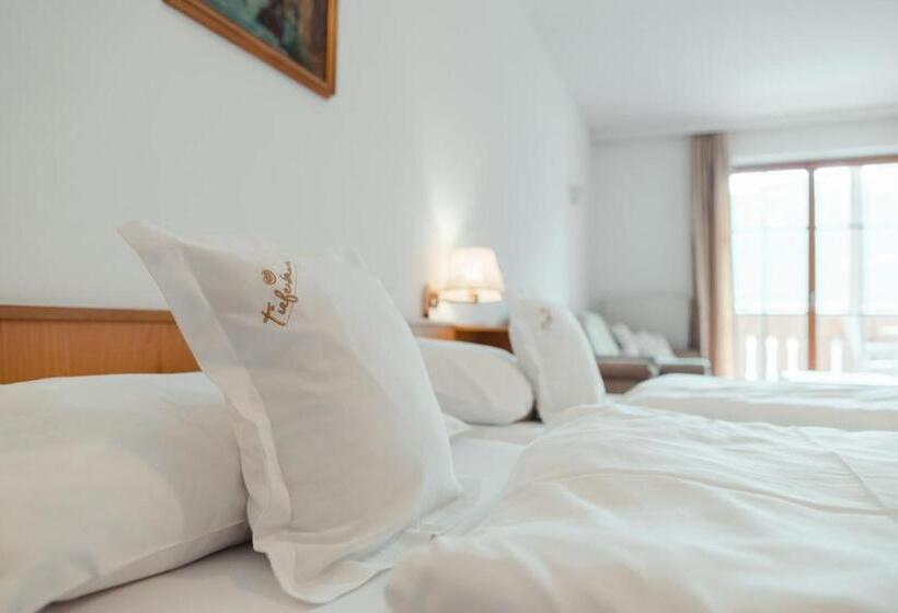 اتاق استاندارد با چشم‌انداز کوهستان, Tiefenbrunn Gardensuites & Breakfast