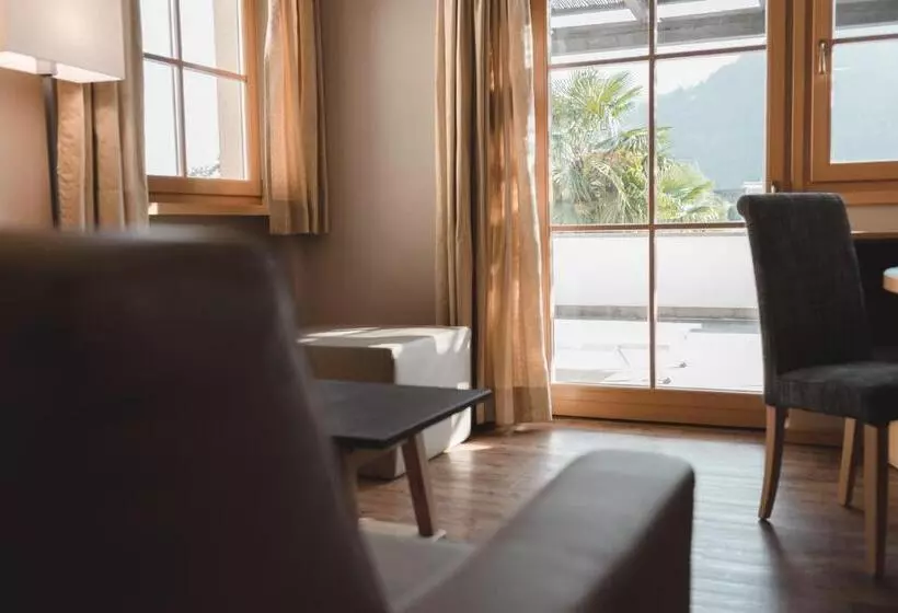 デラックススイート, Tiefenbrunn Gardensuites & Breakfast