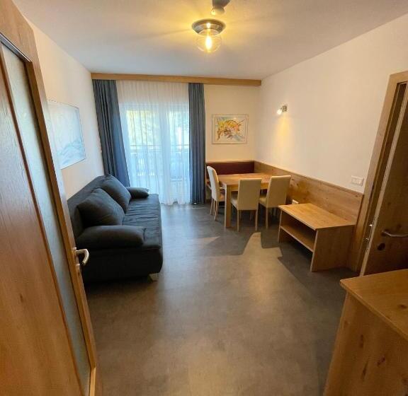 1 Bedroom Apartment Lake View, Parkhotel Zuzek