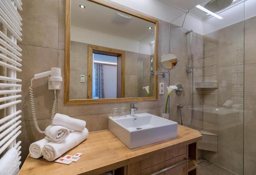 חדר סטנדרט עם מרפסת, Fischerwirt Natur Waldspa