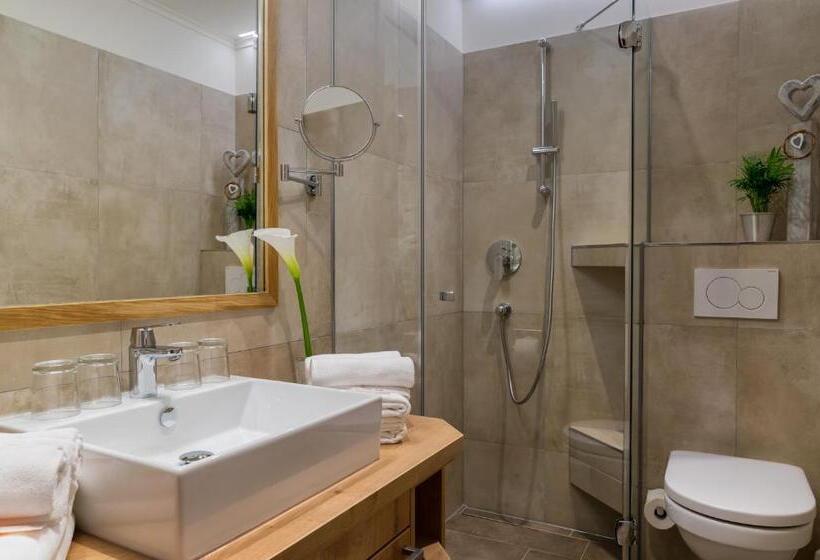 חדר משפחתי, Fischerwirt Natur Waldspa