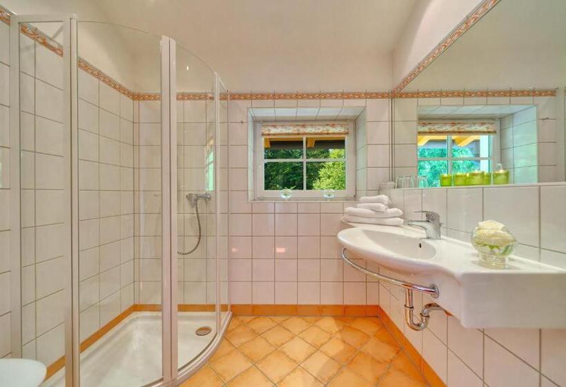 סוויטת ג'וניור, Fischerwirt Natur Waldspa