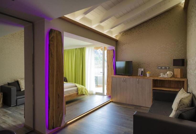 سوییت جونیور با چشم‌انداز دریاچه, Aktivhotel Santalucia