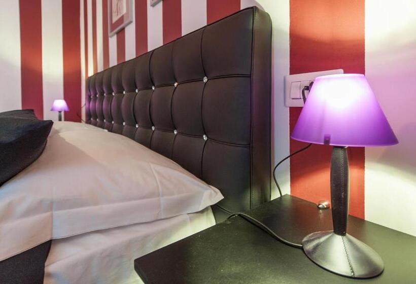 اتاق راحتی یک تخته, Il Giglio Rosso B&b