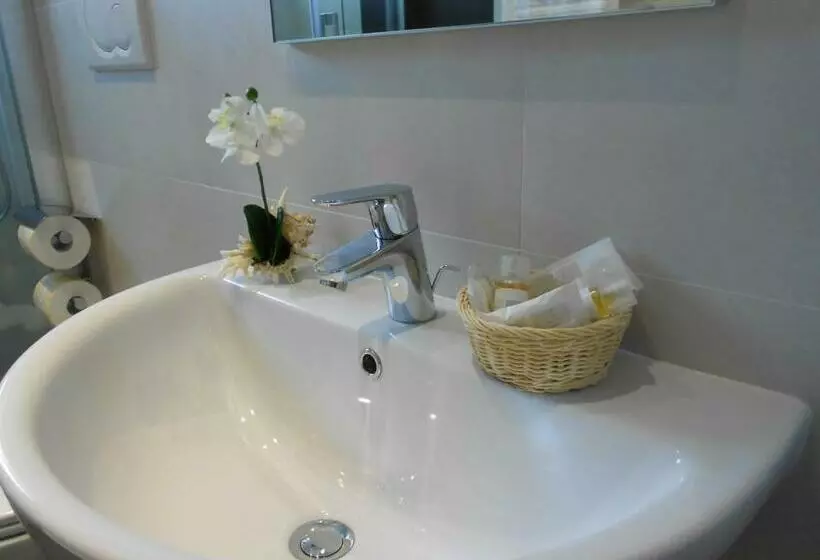 اتاق استاندارد یک نفره, Adria