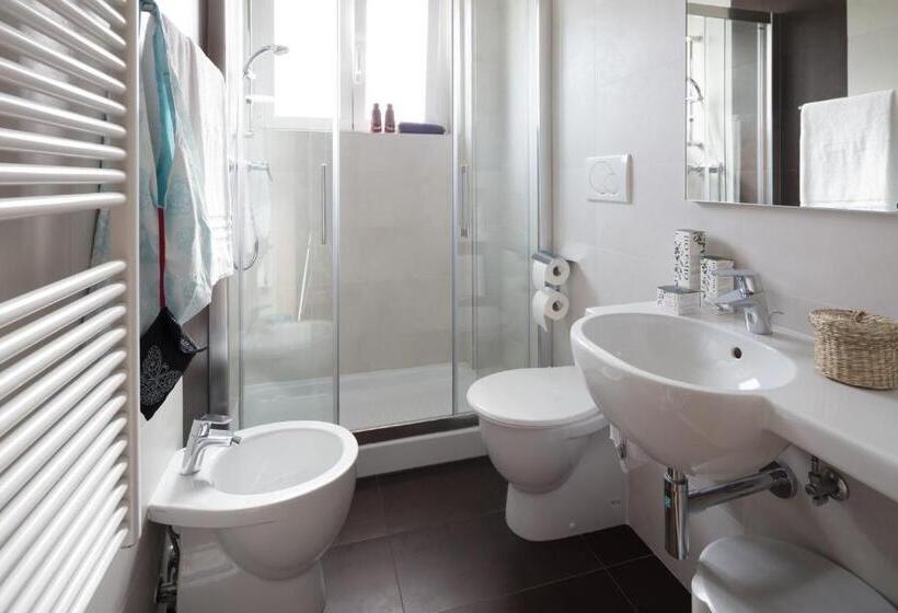 Номер Стандарт, Adria