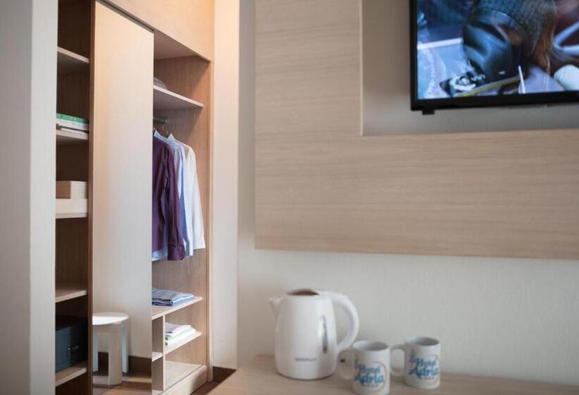 Номер Стандарт, Adria