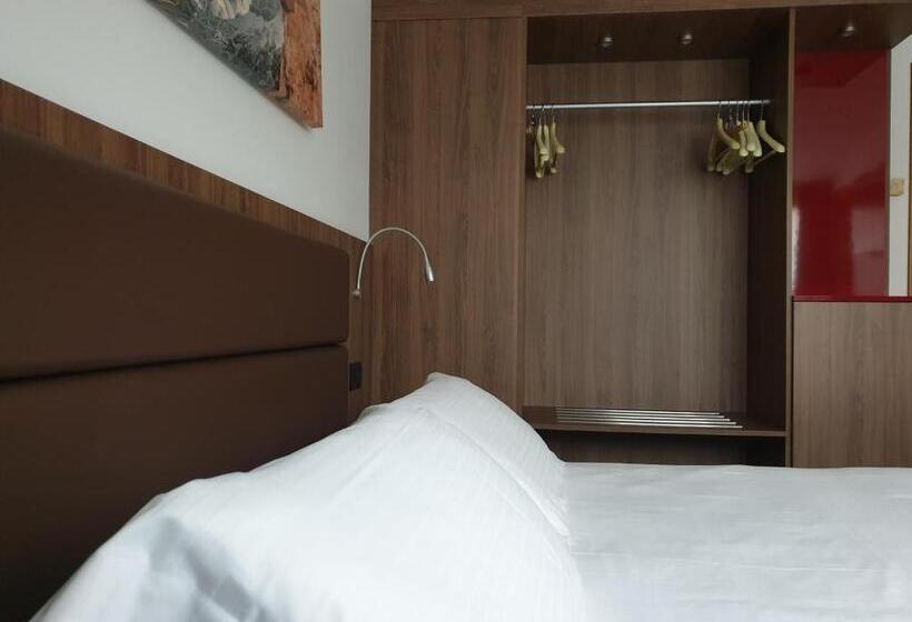 اتاق عادی, Albergo Delle Alpi