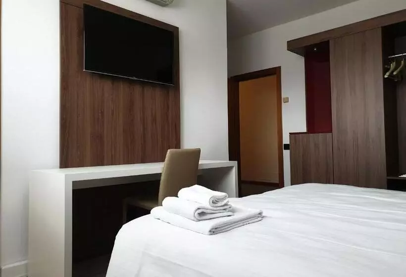 اتاق استاندارد, Albergo Delle Alpi