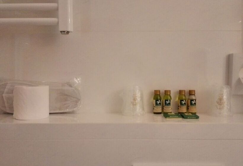 اتاق استاندارد, Albergo Delle Alpi