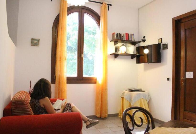 شقة غرفة واحدة, Cuore Di Palme