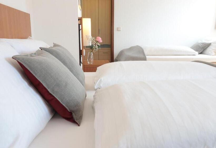 舒适三人间, Daucher