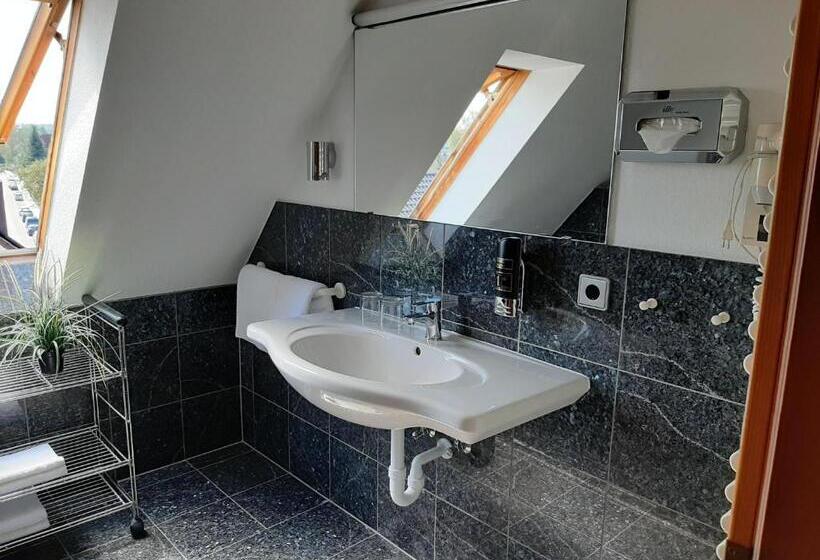 标准工作室, Daucher