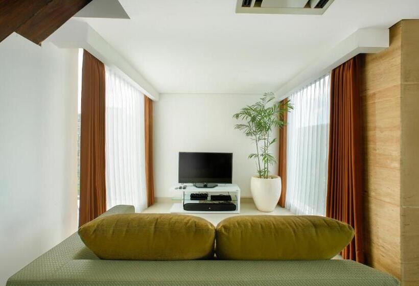 Люкс 2 Спальни, De Vins Sky Hotel Seminyak