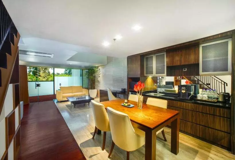 ２ベッドスイートルーム, De Vins Sky Hotel Seminyak