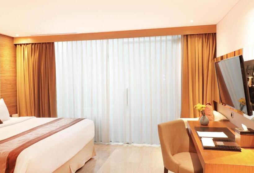 Superior Room with Terrace, De Vins Sky Hotel Seminyak