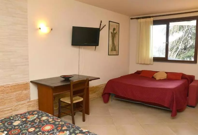 اتاق استاندارد چهار تخته, Etna Hut