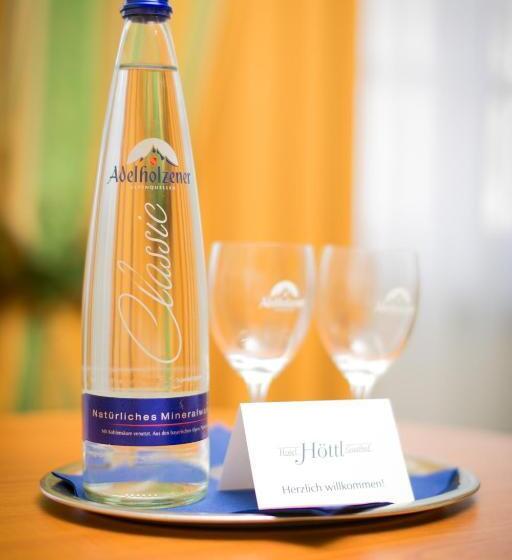 高级单人间, Gasthof Höttl