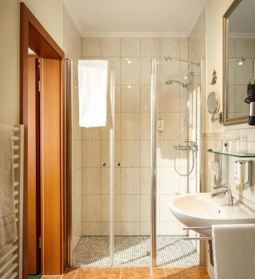 高级大房间, Gasthof Höttl