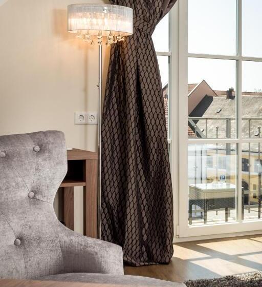 豪华工作室, Gasthof Höttl