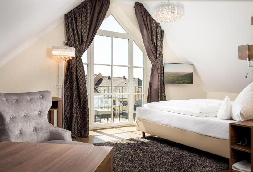 豪华工作室, Gasthof Höttl