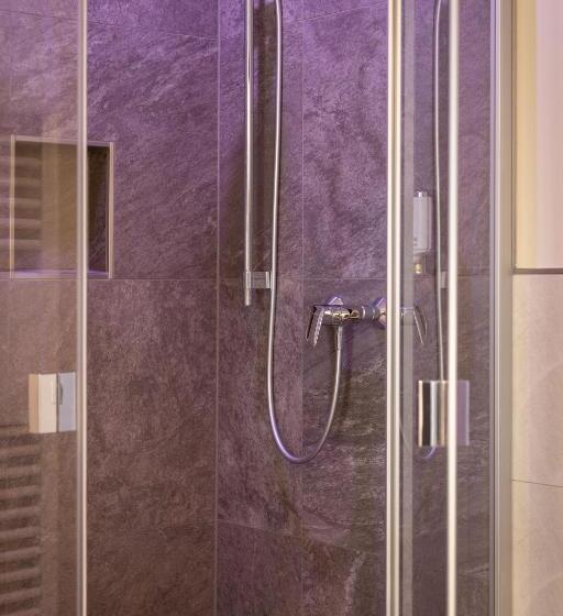 豪华套房, Gasthof Höttl